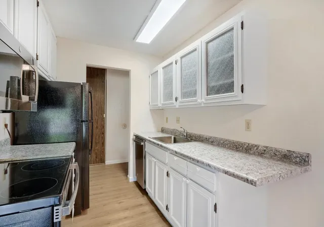 Photo 4 of Condo for sale at 708 Old Settlers Trl #2, Hopkins, MN 55343 | MLS# 7144034 | Listing updated on 2026-09-18