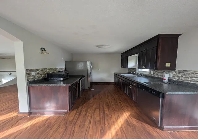Photo 3 of Single family home for sale at 171 Hanson Rd, Saint Paul, MN 55115 | MLS# 7144042 | Listing updated on 2026-09-24