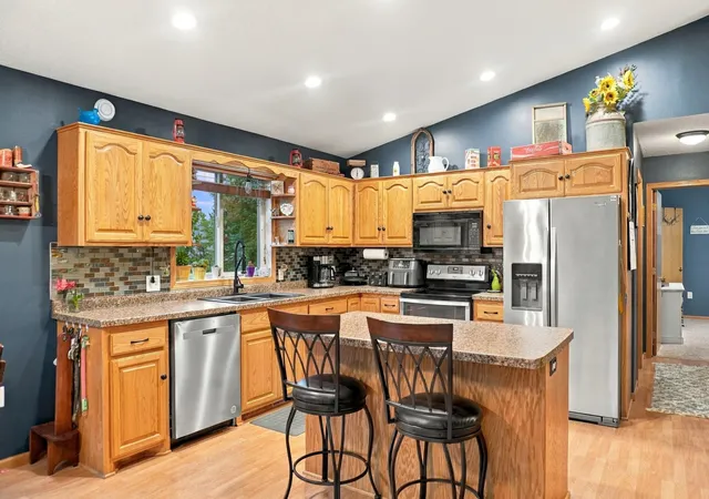 Photo 4 of Single family home for sale at 722 4th Avenue NW, Melrose, MN 56352 | MLS# 7144045 | Listing updated on 2026-10-05