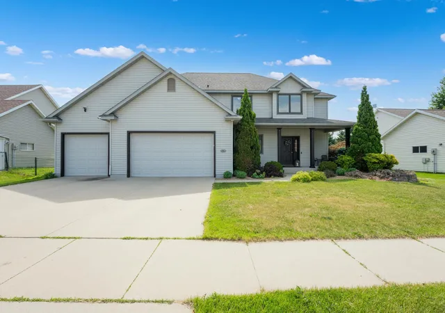 Photo 2 of Single family home for sale at 2980 Darcy Dr Ne, Rochester, MN 55906 | MLS# 7144048 | Listing updated on 2026-09-19