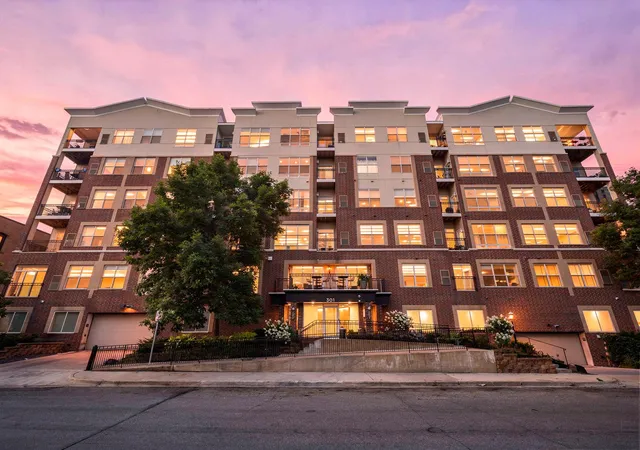Photo 3 of Condo for sale at 301 Oak Grv St #308, Minneapolis, MN 55403 | MLS# 7144062 | Listing updated on 2026-09-15