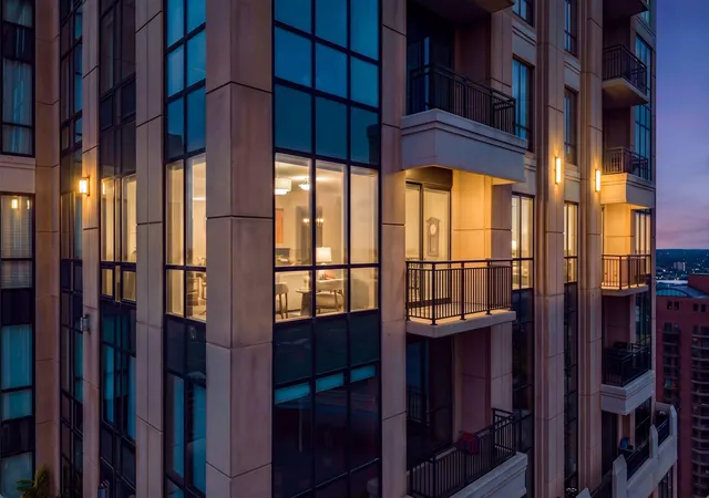 Photo 3 of Condo for sale at 100 3rd Avenue S #3302, Minneapolis, MN 55401 | MLS# 7144071 | Listing updated on 2026-10-08