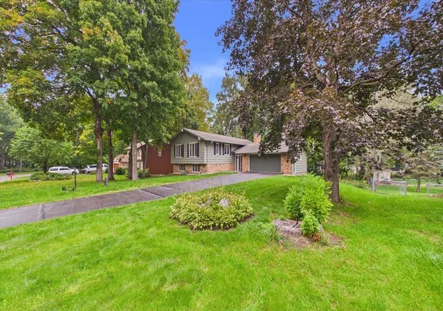 Photo 3 of Single family home for sale at 2230 Urbandale Ln N, Minneapolis, MN 55447 | MLS# 7144072 | Listing updated on 2026-10-09