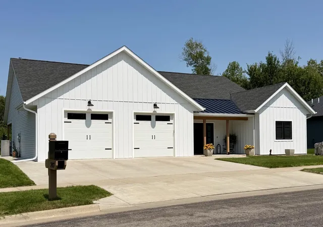 Single family home for sale at 2417 34th Street S, Saint Cloud, MN 56301 | MLS# 7144085