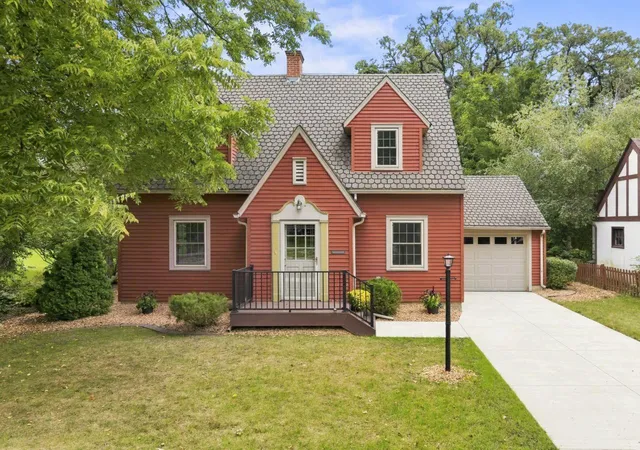 Photo 3 of Single family home for sale at 910 10th Street Nw, Austin, MN 55912 | MLS# 7144099 | Listing updated on 2026-09-16
