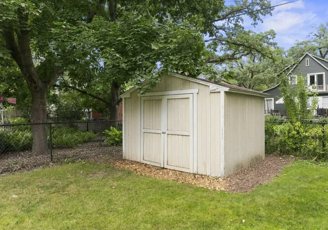 Photo 4 of Single family home for sale at 910 10th Street NW, Austin, MN 55912 | MLS# 7144099 | Listing updated on 2026-09-16