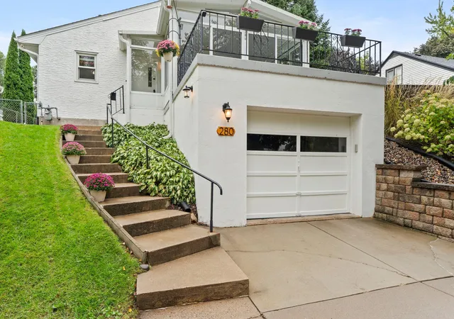 Photo 3 of Sale Pending at 280 Winona St E, Saint Paul, MN 55107 | MLS# 7144115 | Listing updated on 2026-10-01