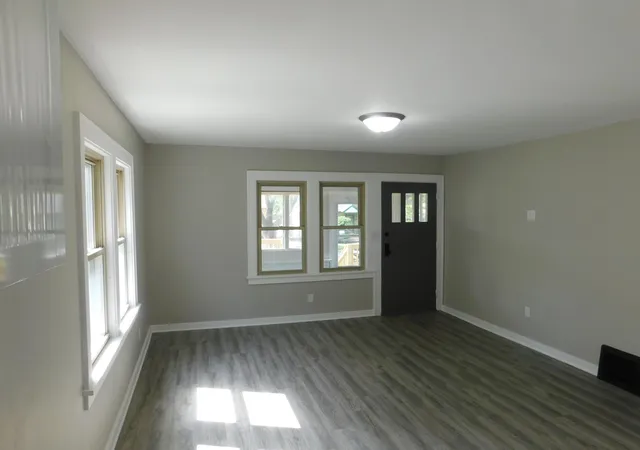 Photo 2 of Single family home for sale at 1885 Hawthorne Ave E, Saint Paul, MN 55119 | MLS# 7144120 | Listing updated on 2026-09-20