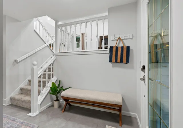Photo 3 of Single family home for sale at 121 Fox Holw Dr, Chanhassen, MN 55317 | MLS# 7144123 | Listing updated on 2026-10-21