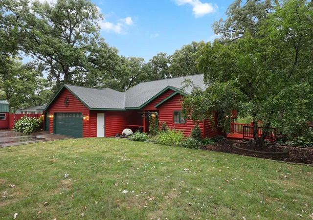 Photo 3 of Single family home for sale at 818 N Oak St, Royalton, MN 56373 | MLS# 7144130 | Listing updated on 2026-09-17