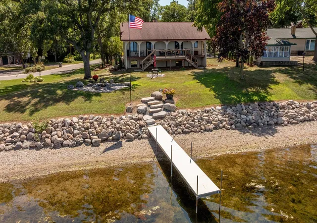 Photo 3 of Single family home for sale at 150 Lake Dr E, Annandale, MN 55302 | MLS# 7144133 | Listing updated on 2026-09-19