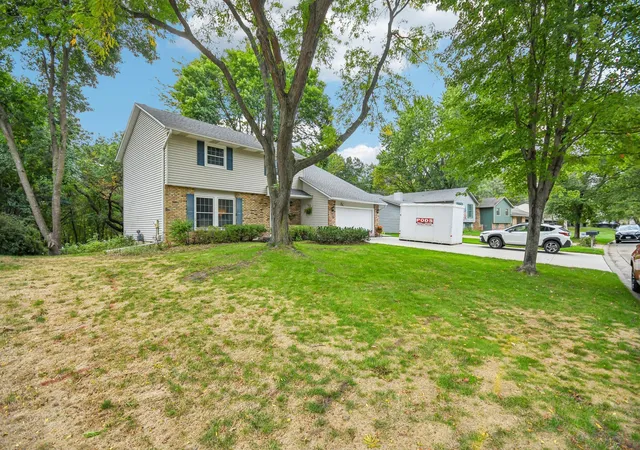 Photo 4 of Sale Pending at 800 Nightingale Blvd, Stillwater, MN 55082 | MLS# 7144136 | Listing updated on 2026-10-06