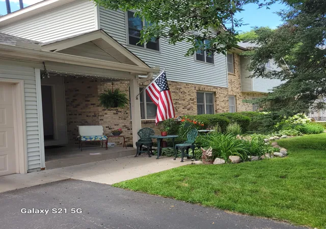 Photo 1 of Condo for sale at 4293 Oakmede Ln #46C, Saint Paul, MN 55110 | MLS# 7144156 | Listing updated on 2026-10-29
