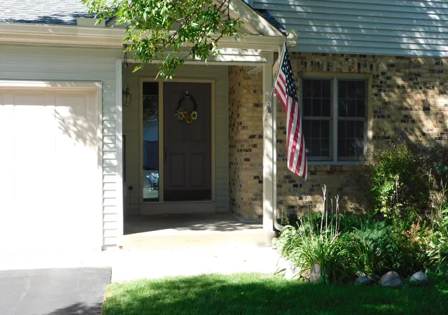 Listing Photo 5 - Condo for sale in building located at 4293 Oakmede Ln, White Bear Lake, MN 55110 - Unit #46C