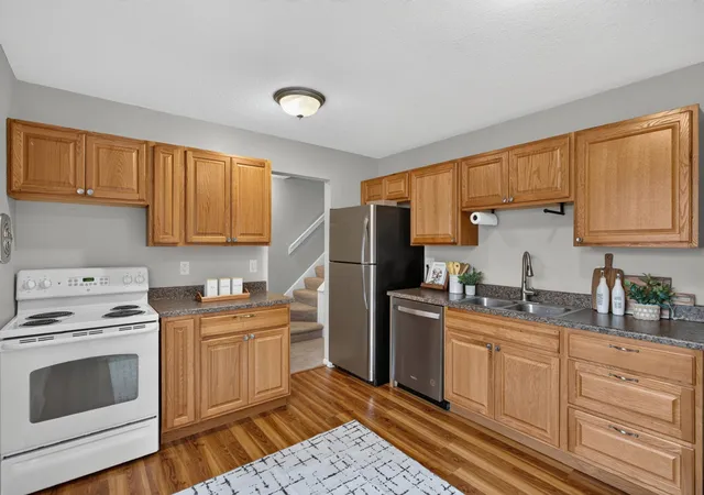 Photo 4 of Single family home for sale at 456 Dorland Ct S, Saint Paul, MN 55119 | MLS# 7144180 | Listing updated on 2026-09-17