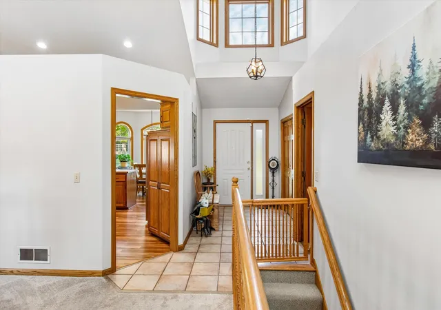 Photo 4 of Single family home for sale at 3012 Highpointe Curv, Saint Paul, MN 55113 | MLS# 7144188 | Listing updated on 2026-09-18
