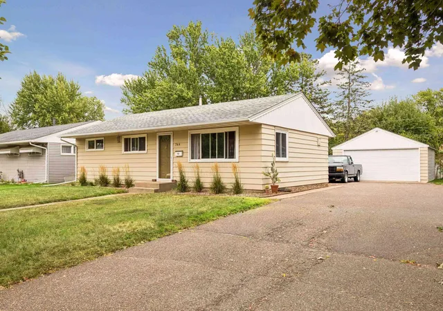 Photo 2 of Single family home for sale at 744 22nd Avenue N, South Saint Paul, MN 55075 | MLS# 7144189 | Listing updated on 2026-10-05
