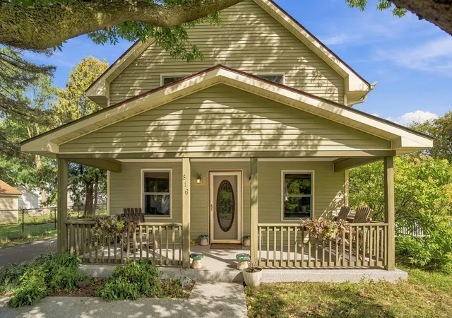Photo 1 of Single family home for sale at 816 Saint Croix St, Prescott, WI 54021 | MLS# 7144204 | Listing updated on 2026-09-19