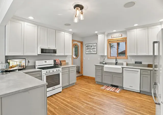 Photo 3 of Single family home for sale at 816 Saint Croix St, Prescott, WI 54021 | MLS# 7144204 | Listing updated on 2026-09-19