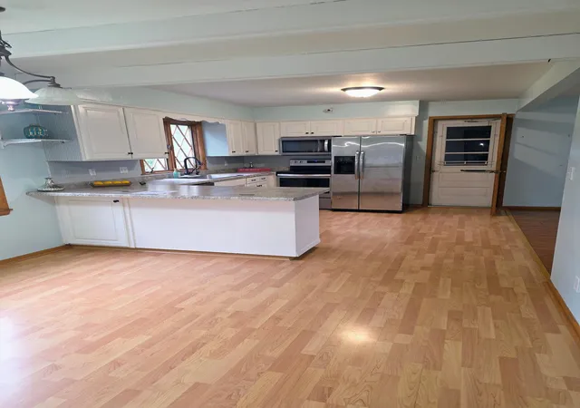 Photo 2 of Single family home for sale at 1518 6th Street Sw, Faribault, MN 55021 | MLS# 7144209 | Listing updated on 2026-09-30
