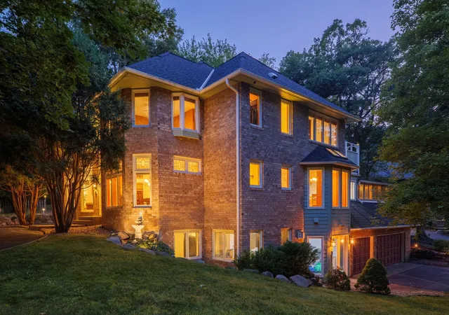Photo 2 of Single family home for sale at 4166 Heatherton Pl, Minnetonka, MN 55345 | MLS# 7144239 | Listing updated on 2026-10-08