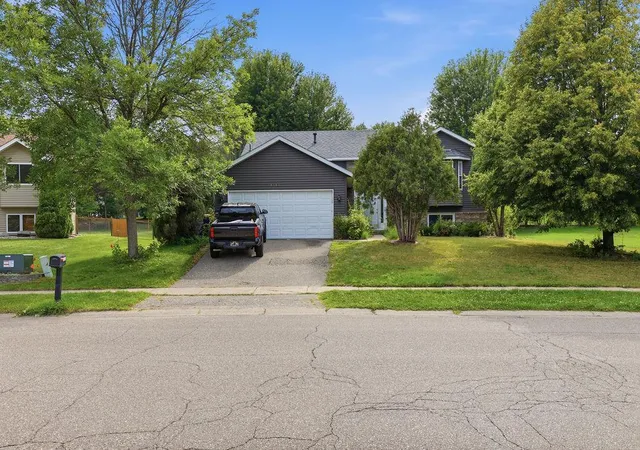 Photo 2 of Single family home for sale at 17373 Glencoe Ave, Lakeville, MN 55044 | MLS# 7144241 | Listing updated on 2026-09-15