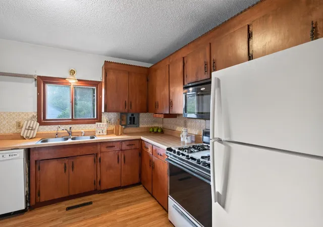 Photo 3 of Single family home for sale at 2308 Hadley Ave N, Saint Paul, MN 55128 | MLS# 7144254 | Listing updated on 2026-09-18