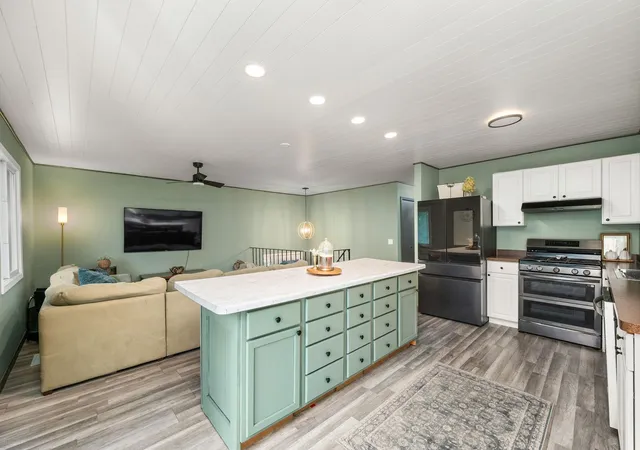 Photo 4 of Townhouse for sale at 9787 Cavell Cir, Minneapolis, MN 55438 | MLS# 7144257 | Listing updated on 2026-10-05