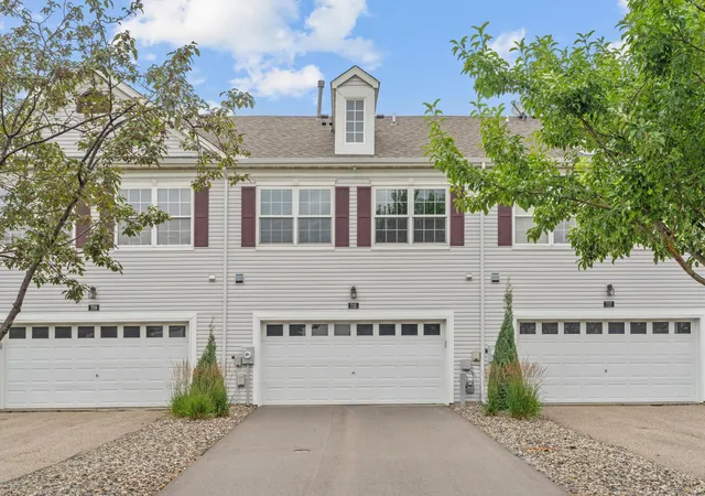 Photo 2 of Single family home for sale at 713 Cobblestone Way, Shakopee, MN 55379 | MLS# 7144264 | Listing updated on 2026-09-18