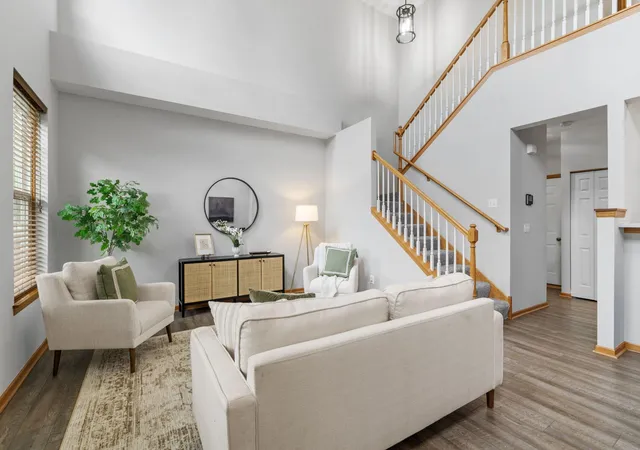 Photo 4 of Single family home for sale at 713 Cobblestone Way, Shakopee, MN 55379 | MLS# 7144264 | Listing updated on 2026-09-18