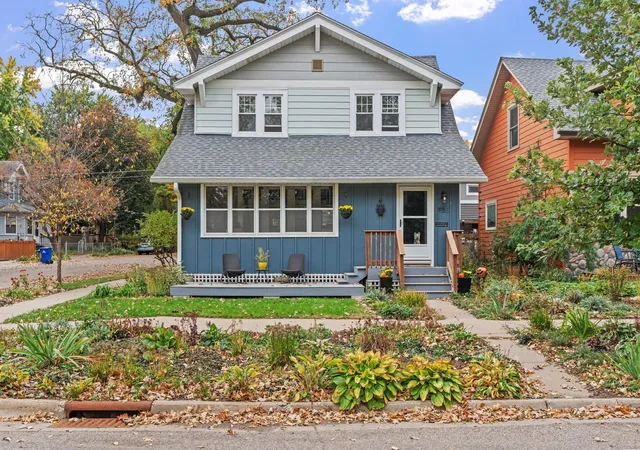 Single family home for sale at 958 Como Ave, Saint Paul, MN 55103 | MLS# 7144281