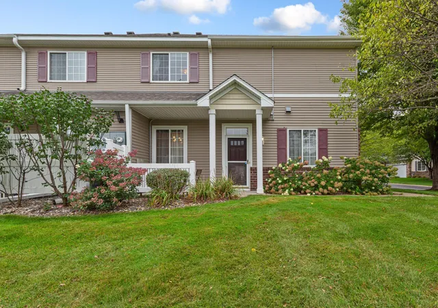 Photo 2 of Single family home for sale at 738 Maple Hills Dr #J, Saint Paul, MN 55117 | MLS# 7144282 | Listing updated on 2026-10-06