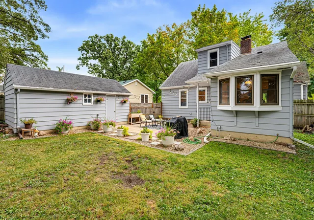 Photo 2 of Single family home for sale at 729 Juul Rd Sw, Hutchinson, MN 55350 | MLS# 7144284 | Listing updated on 2026-09-19