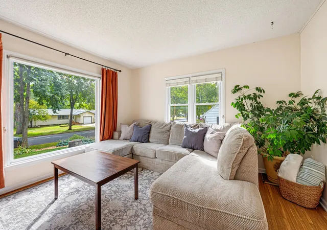 Photo 3 of Single family home for sale at 729 Juul Rd SW, Hutchinson, MN 55350 | MLS# 7144284 | Listing updated on 2026-09-19