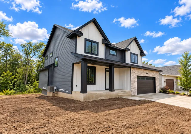 Photo 2 of Single family home for sale at 621 Kraewood Dr, Northfield, MN 55057 | MLS# 7144287 | Listing updated on 2026-09-16