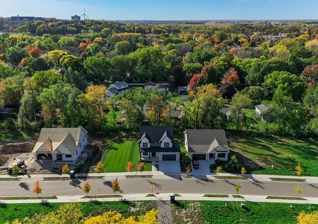 Photo 2 of Single family home for sale at 621 Kraewood Dr, Northfield, MN 55057 | MLS# 7144287 | Listing updated on 2026-10-08