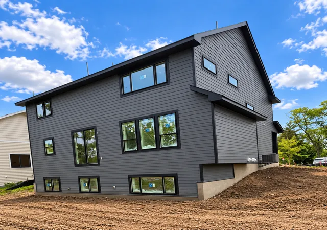 Photo 3 of Single family home for sale at 621 Kraewood Dr, Northfield, MN 55057 | MLS# 7144287 | Listing updated on 2026-09-16