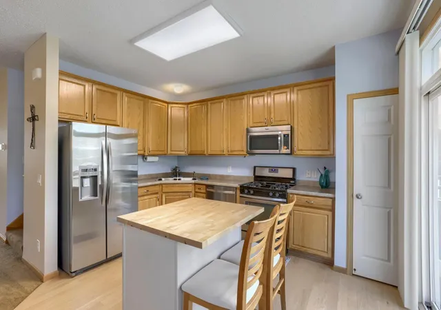Photo 3 of Single family home for sale at 621 Village Pkwy, Circle Pines, MN 55014 | MLS# 7144288 | Listing updated on 2026-10-01