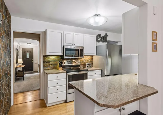 Photo 4 of Single family home for sale at 4000 Abbott Ave S, Minneapolis, MN 55410 | MLS# 7144299 | Listing updated on 2026-09-18