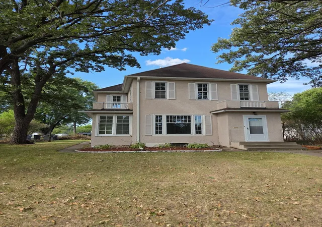 Photo 2 of Single family home for sale at 1123 9th Avenue S, Saint Cloud, MN 56301 | MLS# 7144303 | Listing updated on 2026-10-07