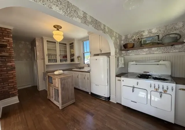 Photo 4 of Single family home for sale at 424 N Sibley Ave, Litchfield, MN 55355 | MLS# 7144307 | Listing updated on 2026-09-22