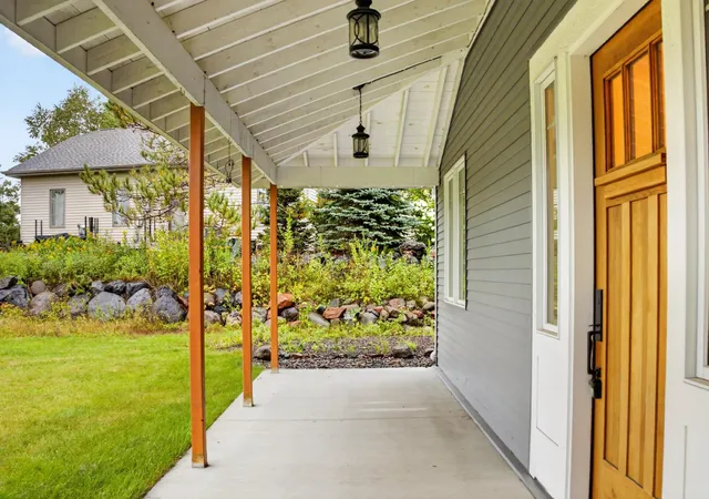 Photo 3 of Sale Pending at 2718 Northridge Dr, Duluth, MN 55811 | MLS# 7144309 | Listing updated on 2026-09-23