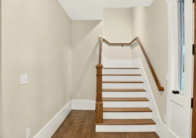 Photo 4 of Sale Pending at 2718 Northridge Dr, Duluth, MN 55811 | MLS# 7144309 | Listing updated on 2026-09-23