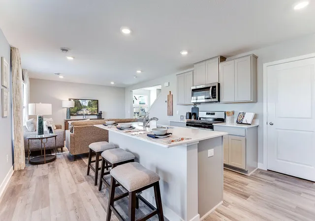 Townhouse for sale at 1922 Highview Ter, Shakopee, MN 55379 | MLS# 7144317