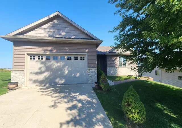 Photo 1 of Single family home for sale at 2136 Ashland Dr Nw, Rochester, MN 55901 | MLS# 7144323 | Listing updated on 2026-09-15