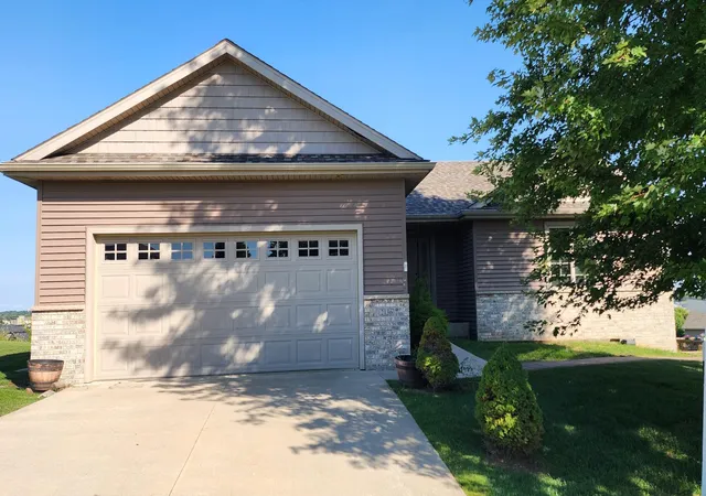 Photo 2 of Single family home for sale at 2136 Ashland Dr Nw, Rochester, MN 55901 | MLS# 7144323 | Listing updated on 2026-09-15