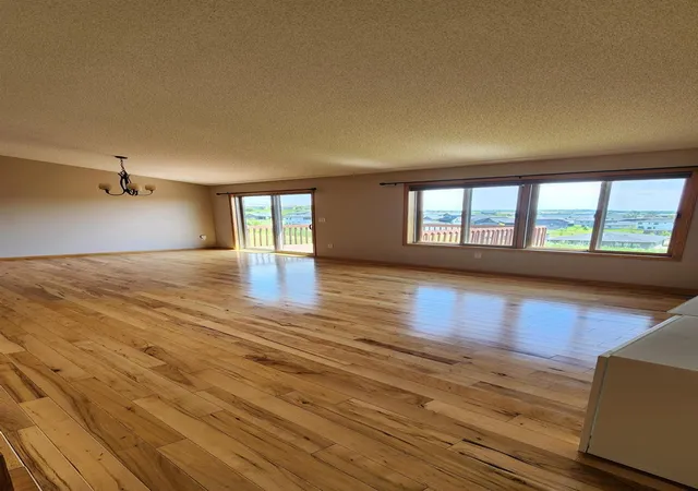Photo 3 of Single family home for sale at 2136 Ashland Dr Nw, Rochester, MN 55901 | MLS# 7144323 | Listing updated on 2026-09-15