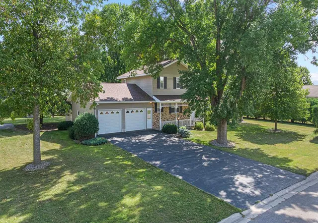 Photo 1 of Single family home for sale at 301 Birch St, Lucan, MN 56255 | MLS# 7144336 | Listing updated on 2026-10-21