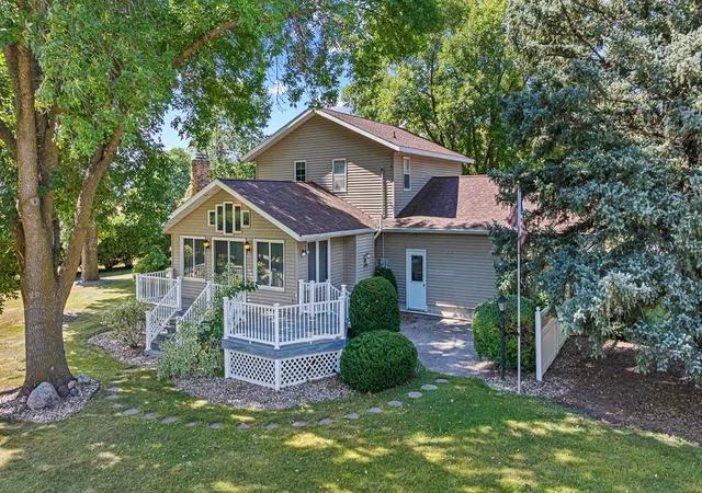 Photo 1 of Single family home for sale at 301 Birch St, Lucan, MN 56255 | MLS# 7144336 | Listing updated on 2026-10-21