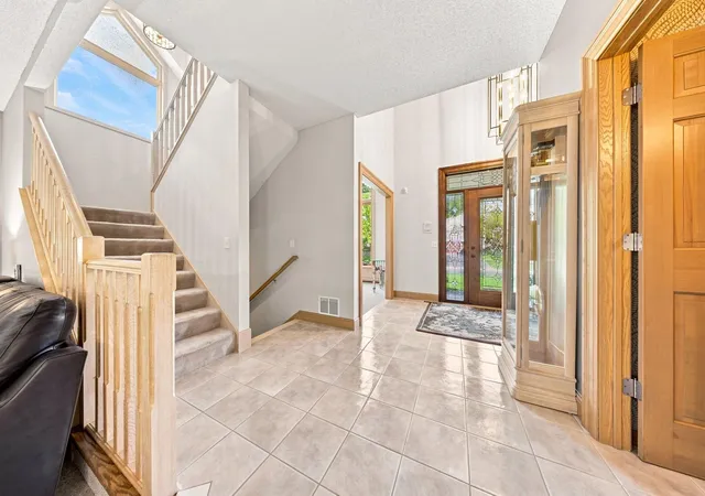 Photo 4 of Single family home for sale at 1444 Kings Wood Ln, Eagan, MN 55122 | MLS# 7144366 | Listing updated on 2026-10-06